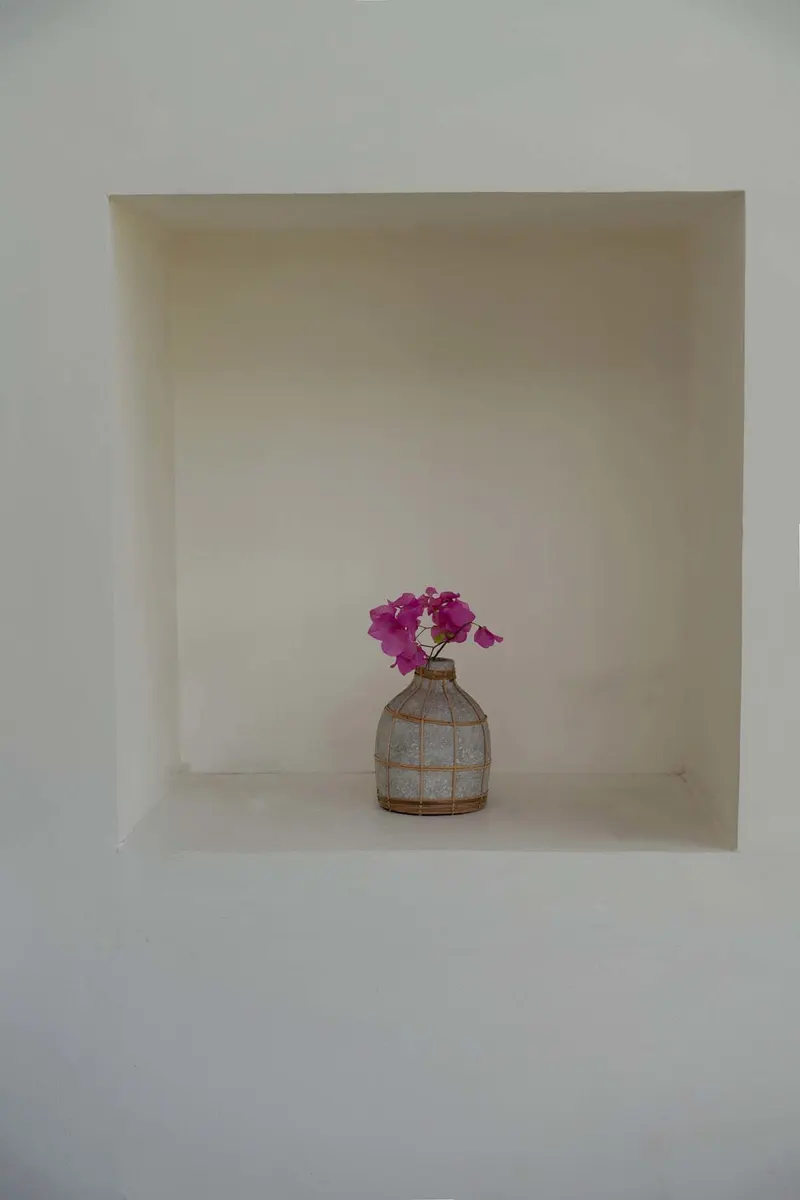 The Whoopy Vase aus Terrakotta und Rattan von Bazar Bizar, Größe S, Beton-Natur, Ansicht 2
