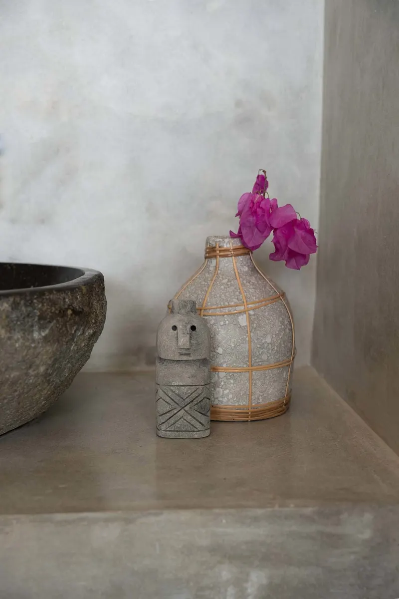 The Whoopy Vase aus Terrakotta und Rattan von Bazar Bizar, Größe S, Beton-Natur, Ansicht 3