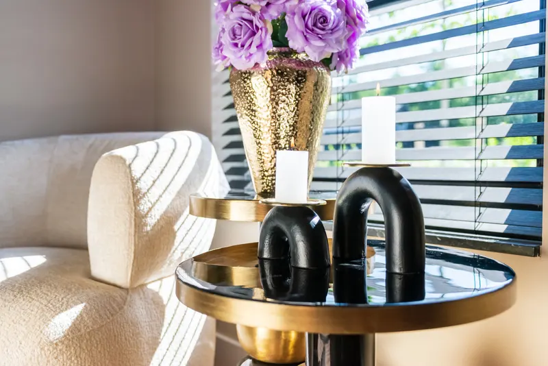 Beistelltisch Mose, Schwarz, 51Ø cm von Richmond Interiors, Wohnbeispiel 2, im Wohnraum