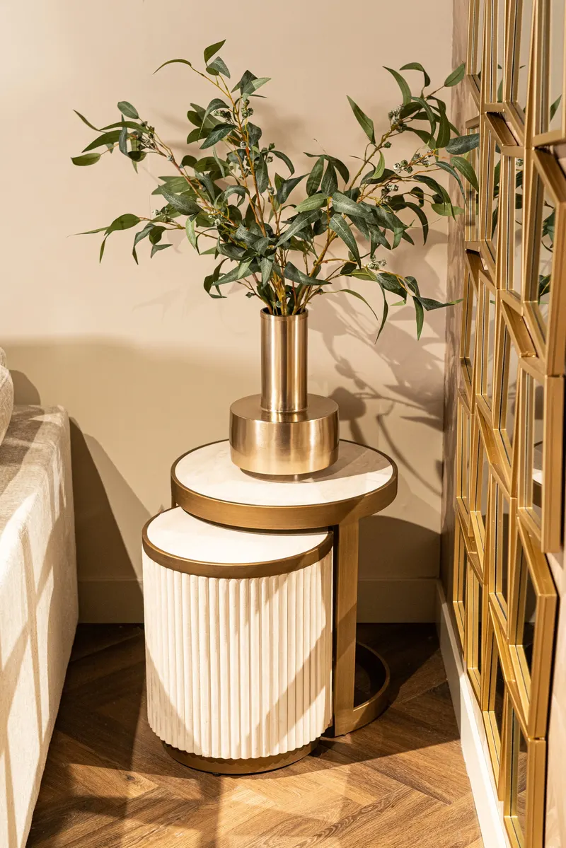 Spiegel Badia, Goldfarben von Richmond Interiors, Wohnbeispiel 11, im Wohnraum