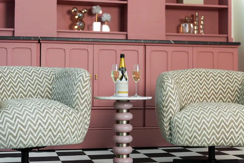 Beistelltisch Villeray, rosa von Richmond Interiors, Wohnbeispiel 4, im Wohnraum