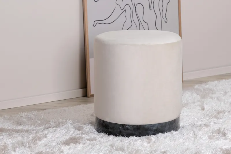 Benji zylinderförmiger Hocker mit Stahlsockel in Beige, Gestell Schwarz, Polyester-Samt, im Wohnraum, Ansicht 2