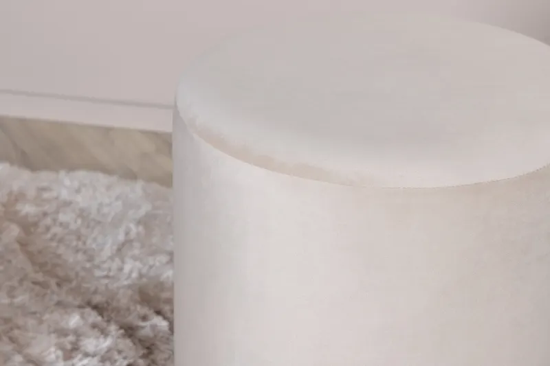 Benji zylinderförmiger Hocker mit Stahlsockel in Beige, Gestell Schwarz, Polyester-Samt, im Wohnraum, Ansicht 3