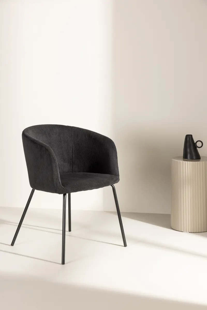 Berit Esszimmerstuhl mit Stoffbezug in Schwarz, Polyester-Cord, im Wohnraum, Ansicht 1