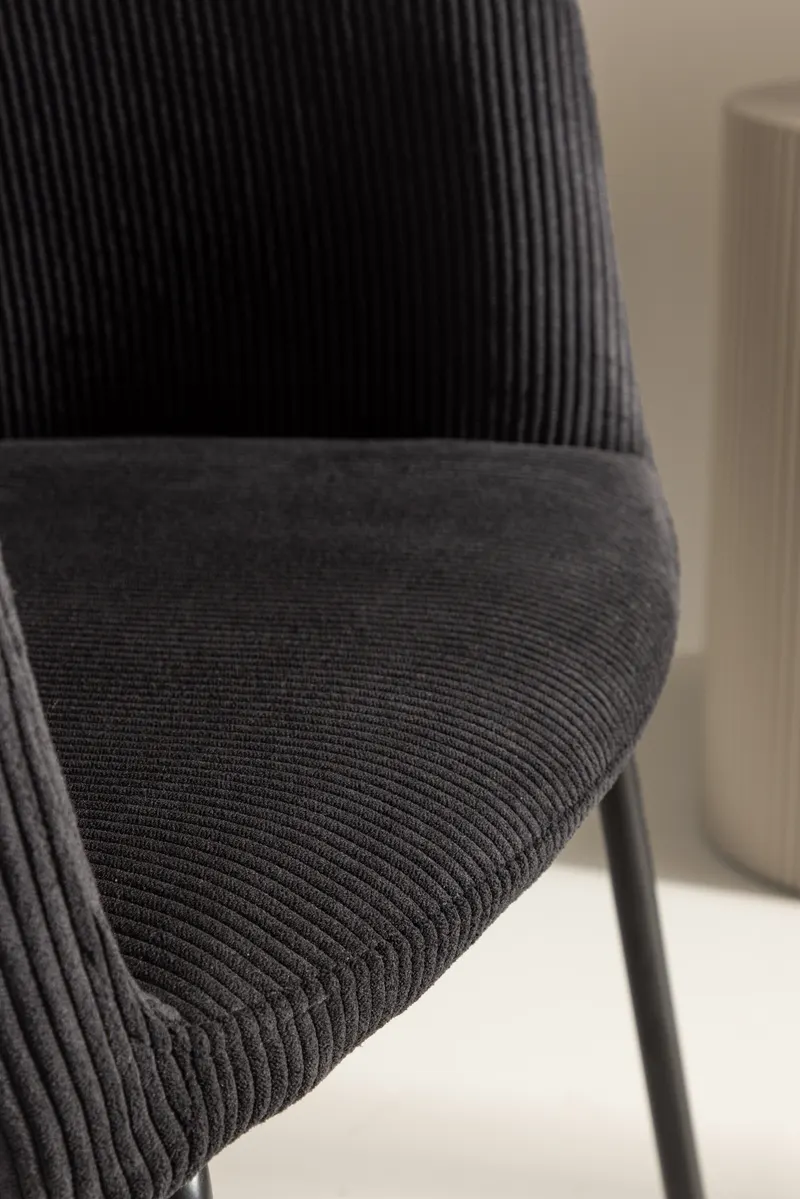 Berit Esszimmerstuhl mit Stoffbezug in Schwarz, Polyester-Cord, im Wohnraum, Ansicht 2
