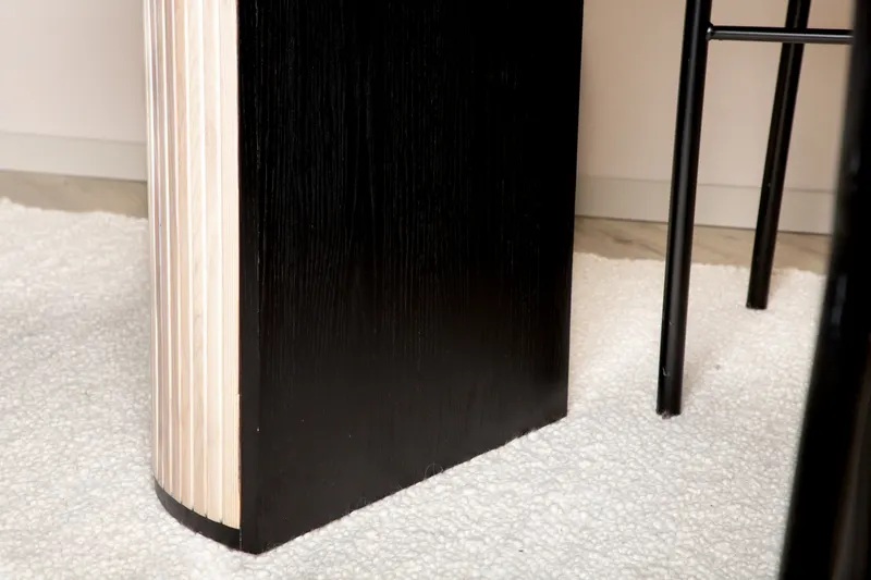 Betina Wollteppich, handgewebt mit Fransen in 300 × 200 cm, Weiß, im Wohnraum, Ansicht 9