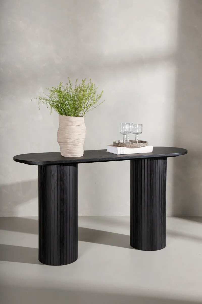 Bianca Konsolentisch 130 × 40 cm in Schwarz, im Wohnraum, Ansicht 1