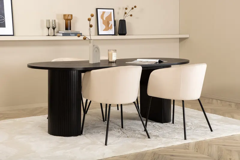 Bianca & Berit Essgruppe mit ovalem Esstisch und 4 gepolsterten Stühlen in Schwarz, Beige, Gestell Schwarz, im Wohnraum, Ansicht 2