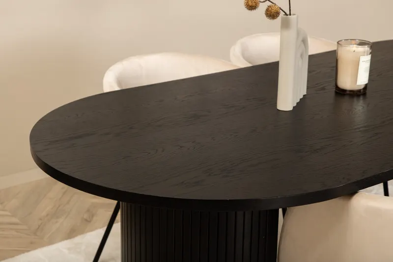 Bianca & Berit Essgruppe mit ovalem Esstisch und 4 gepolsterten Stühlen in Schwarz, Beige, Gestell Schwarz, im Wohnraum, Ansicht 3