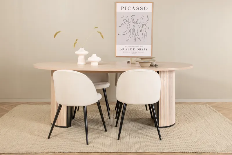 Bianca & Velvet Essgruppe mit ovalem Esstisch und vier Velvet Polsterstühlen in Whitewash, Beige, Gestell Schwarz, im Wohnraum, Ansicht 2