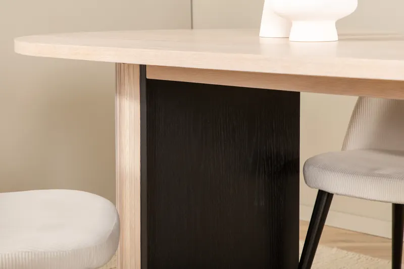 Bianca & Velvet Essgruppe mit ovalem Esstisch und vier Velvet Polsterstühlen in Whitewash, Beige, Gestell Schwarz, im Wohnraum, Ansicht 7