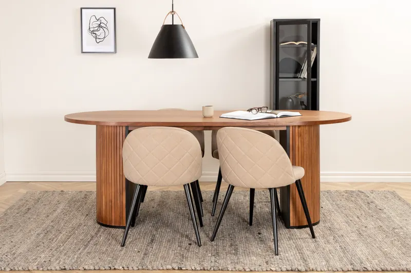 Bianca & Velvet Essgruppe mit ovalem Esstisch und vier Velvet Polsterstühlen in Walnuss, Beige, Gestell Schwarz, im Wohnraum, Ansicht 1