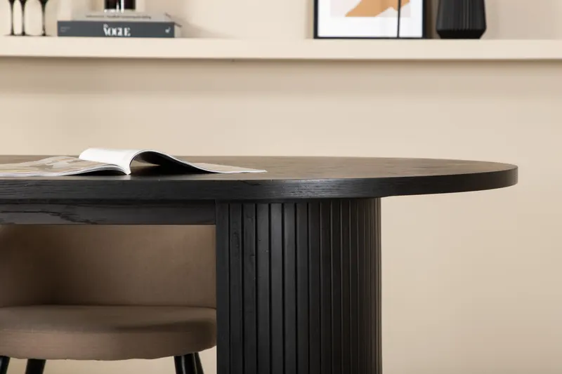 Bianca & Velvet Essgruppe mit ovalem Esstisch und vier Velvet Polsterstühlen in Schwarz, Beige, Gestell Schwarz, im Wohnraum, Ansicht 6
