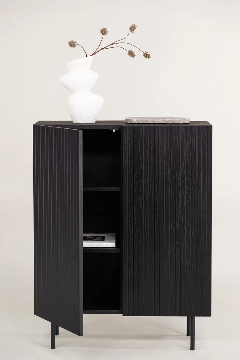 Björkön Sideboard mit Rillentüren in 30 × 103 × 80 cm, Schwarz, im Wohnraum, Ansicht 2