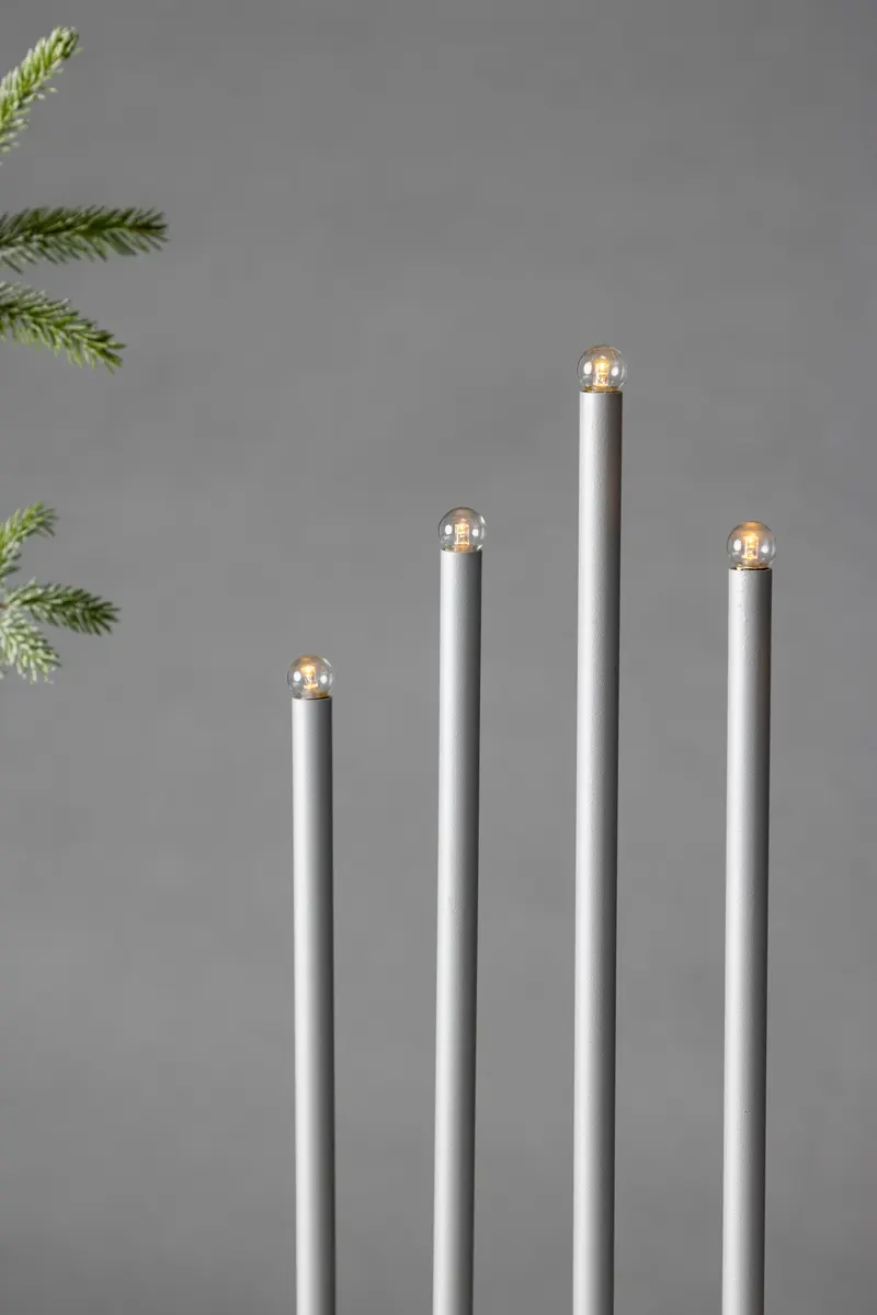 Björnfjället Weihnachtsbeleuchtung als dreieckiger Adventsleuchter in 7 × 40 × 22 cm, Silber, im Wohnraum, Ansicht 3