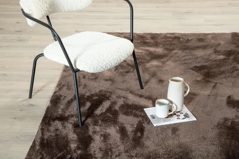 Blanca Teppich aus Polyester in 230 × 160 cm, Braun, im Wohnraum, Ansicht 2