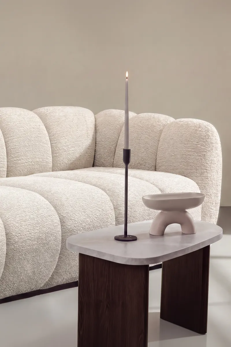 Bobo Sofa mit Pfeifensteppung in Beige, Gestell Schwarz, im Wohnraum, Ansicht 2