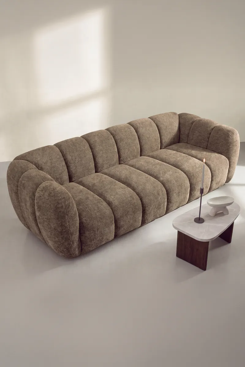 Bobo Sofa mit Pfeifensteppung in Braun, Gestell Schwarz, im Wohnraum, Ansicht 2