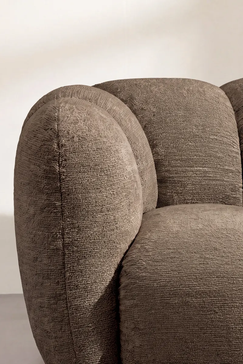 Bobo Sofa mit Pfeifensteppung in Braun, Gestell Schwarz, im Wohnraum, Ansicht 4