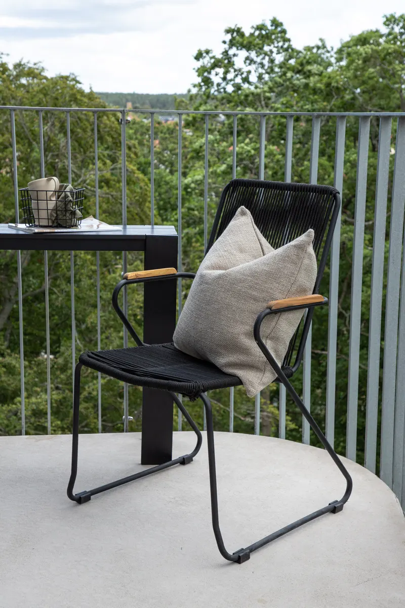 Bois Gartenstuhl mit Kufengestell in Schwarz, Polyester, im Wohnraum, Ansicht 3