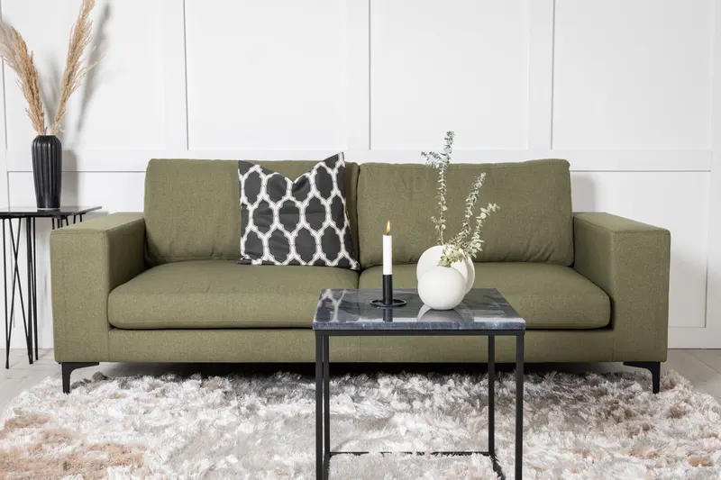 Bolero 3er Sofa mit breiten Armlehnen in Grün, Gestell Schwarz, Polyester, im Wohnraum, Ansicht 1