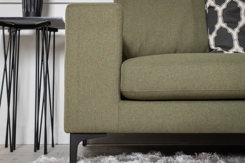 Bolero 3er Sofa mit breiten Armlehnen in Grün, Gestell Schwarz, Polyester, im Wohnraum, Ansicht 4
