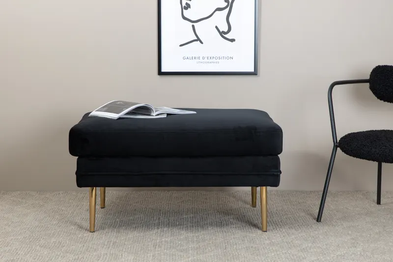 Boom eckiger Fußhocker mit Sitzkissen in Schwarz, Gestell Gold, Polyester-Samt, im Wohnraum, Ansicht 1