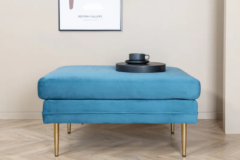Boom eckiger Fußhocker mit Sitzkissen in Blau, Gestell Gold, Polyester-Samt, im Wohnraum, Ansicht 1