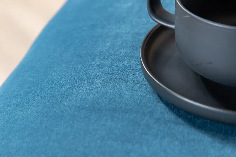Boom eckiger Fußhocker mit Sitzkissen in Blau, Gestell Gold, Polyester-Samt, im Wohnraum, Ansicht 7