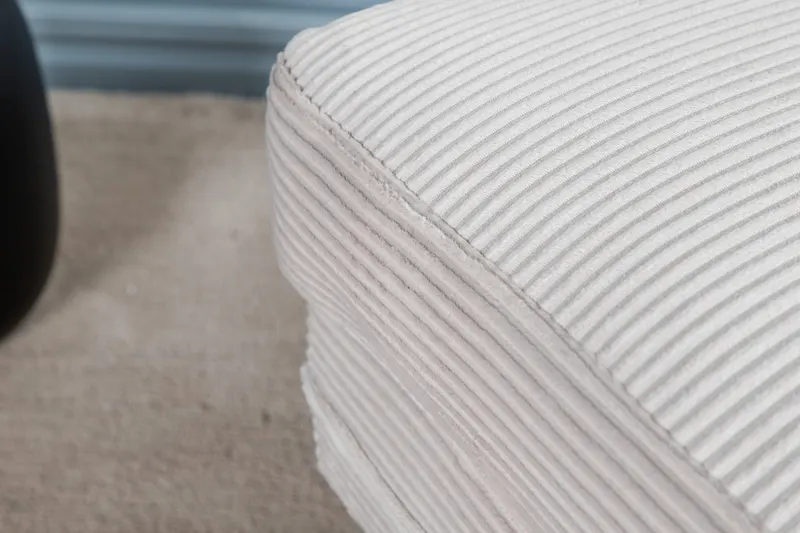 Boom eckiger Fußhocker mit Sitzkissen in Beige, Gestell Gold, Polyester-Cord, im Wohnraum, Ansicht 5