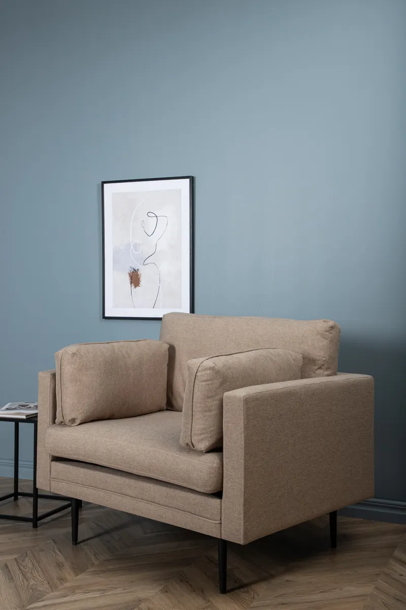 Boom Sessel mit schlanken Stahlbeinen in Braun, Gestell Schwarz, Polyester, im Wohnraum, Ansicht 2