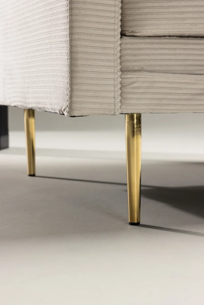Boom Sessel mit schlanken Stahlbeinen in Hellbeige, Gestell Gold, Polyester-Cord, im Wohnraum, Ansicht 3
