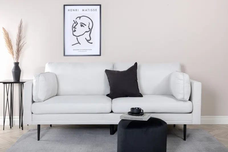 Boom Sofa mit Stahlbeinen in Hellbeige, Gestell Schwarz, Polyester, im Wohnraum, Ansicht 1