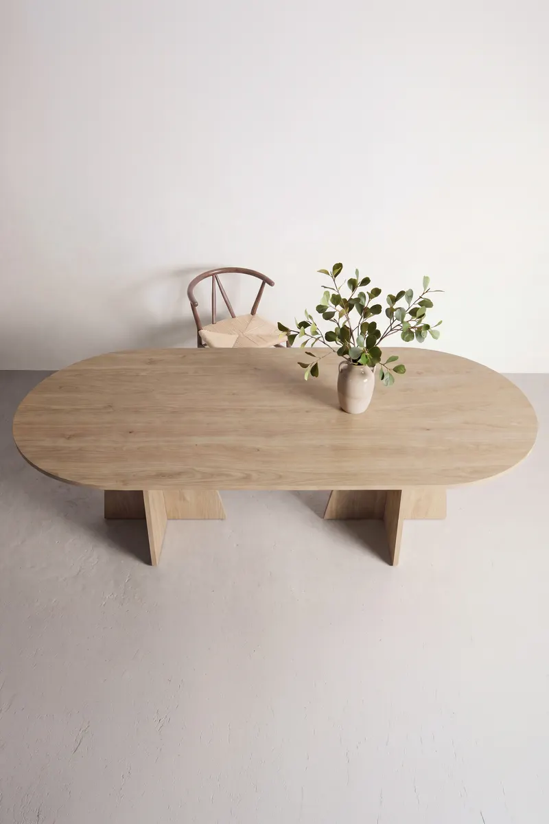 Bootcut ovaler Esstisch in 200 × 100 cm, Eiche, Gestell Natur, im Wohnraum, Ansicht 2