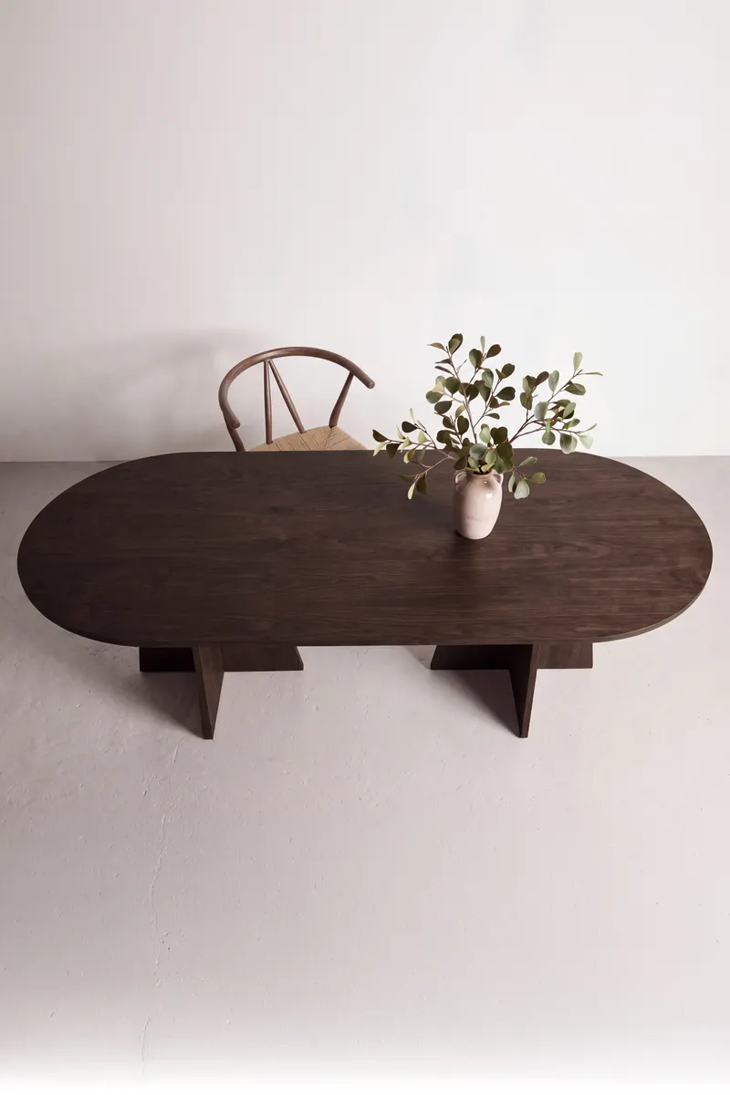 Bootcut ovaler Esstisch in 200 × 100 cm, Mokka, im Wohnraum, Ansicht 2