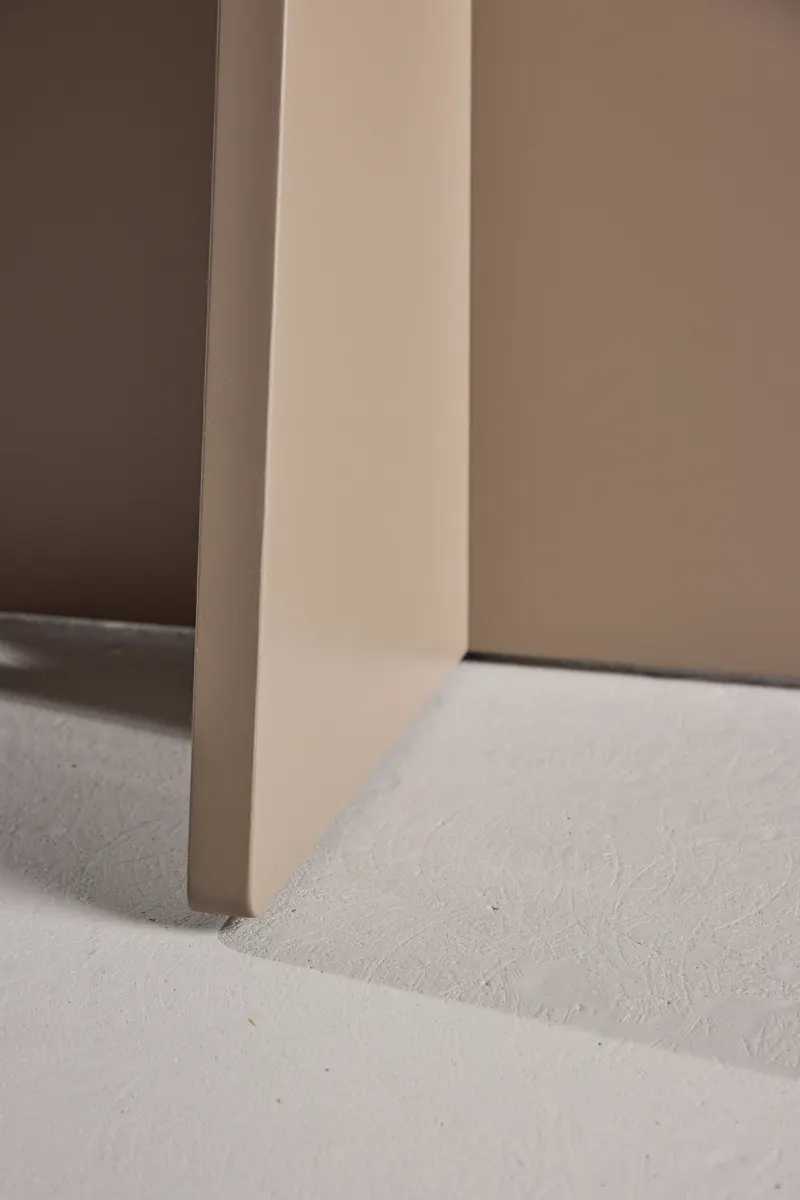 Bootcut runder Esstisch Ø 110 cm in Beige, im Wohnraum, Ansicht 3