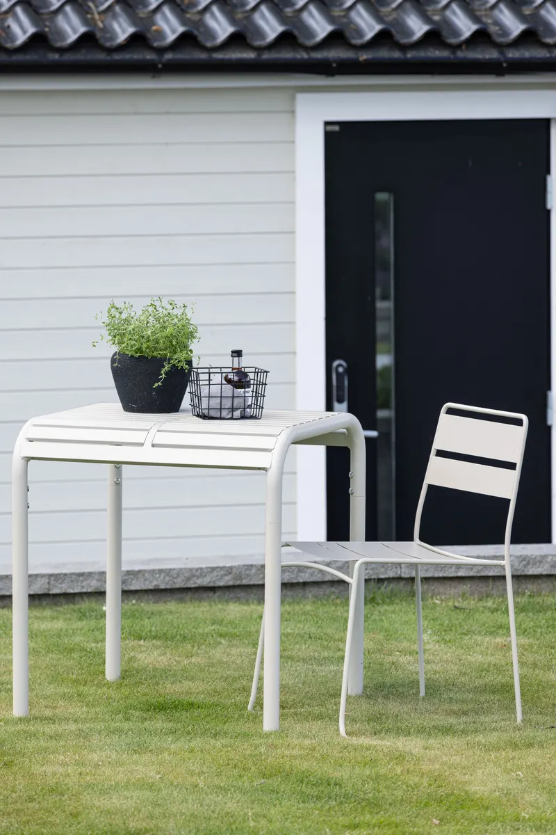 Borneo quadratischer Balkontisch aus Aluminium, im Wohnraum, Ansicht 1
