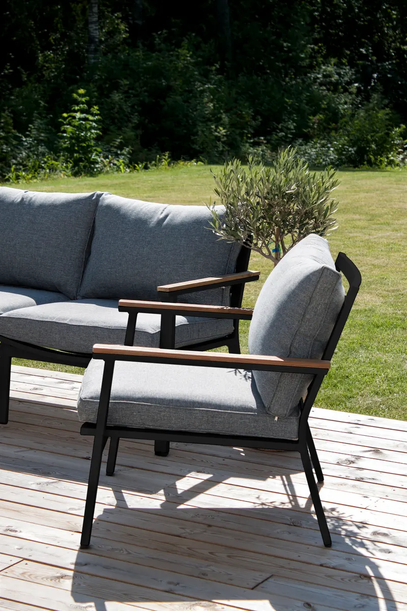 Brasilia Gartenlounge mit Dreisitzer, zwei Sesseln und Couchtisch, im Wohnraum, Ansicht 3