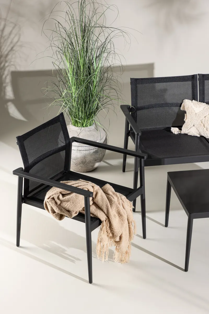 Break Gartenlounge mit Sofa, Sesseln und Glastisch in Table: H:43 L:90 W:55 Chair: D:58 H:81 W:65 Sofa: D:65 H:81 W:105 cm, Schwarz, im Wohnraum, Ansicht 2