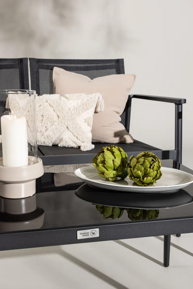 Break Gartenlounge mit Sofa, Sesseln und Glastisch in Table: H:43 L:90 W:55 Chair: D:58 H:81 W:65 Sofa: D:65 H:81 W:105 cm, Schwarz, im Wohnraum, Ansicht 3