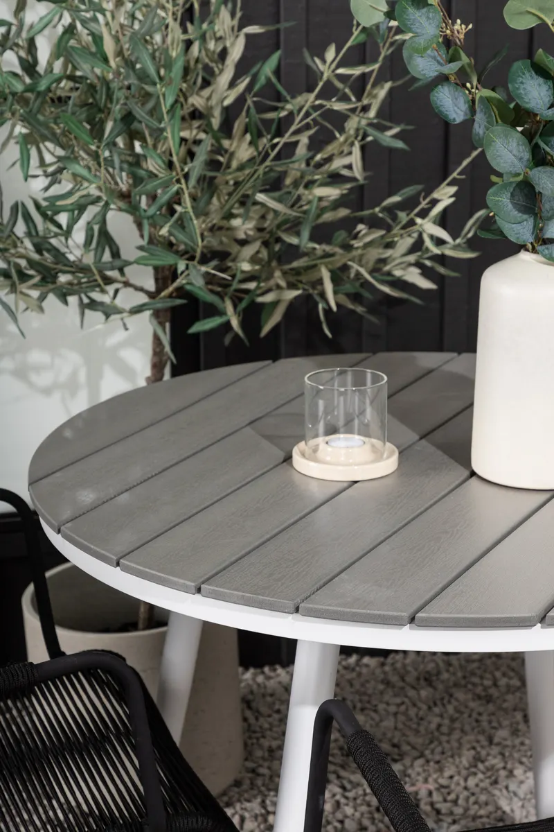 Break & Lindos Gartenmöbel-Set mit rundem Tisch und 2 Seilstühlen, im Wohnraum, Ansicht 2