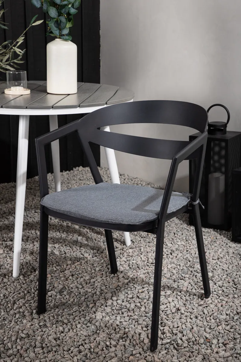 Break & Slit Gartenmöbel-Set mit rundem Tisch und 2 Armlehnstühlen, im Wohnraum, Ansicht 3