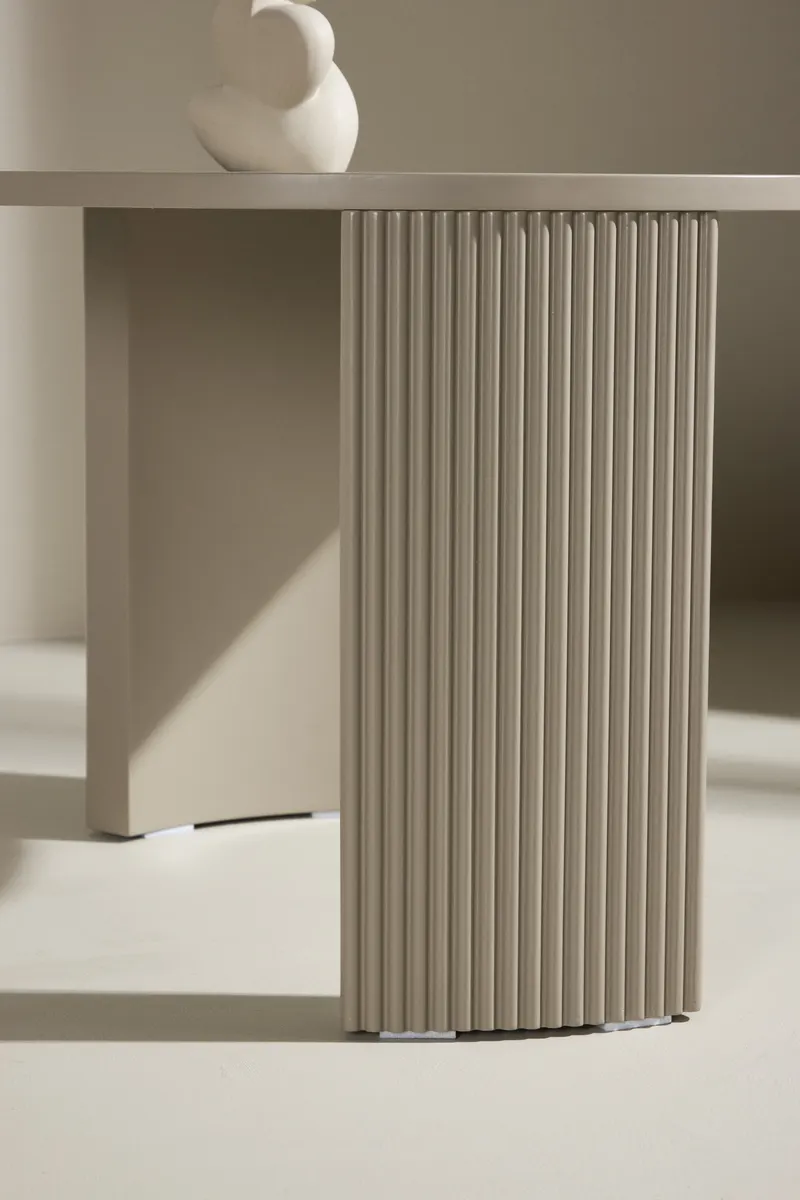 Bristol runder Couchtisch Ø 60 cm mit gerillten Bogenwangen in Beige, im Wohnraum, Ansicht 4
