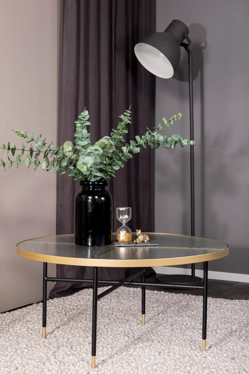 Bubbles runder Couchtisch Ø 98 cm mit Glasplatte und goldfarbenem Rand, im Wohnraum, Ansicht 2