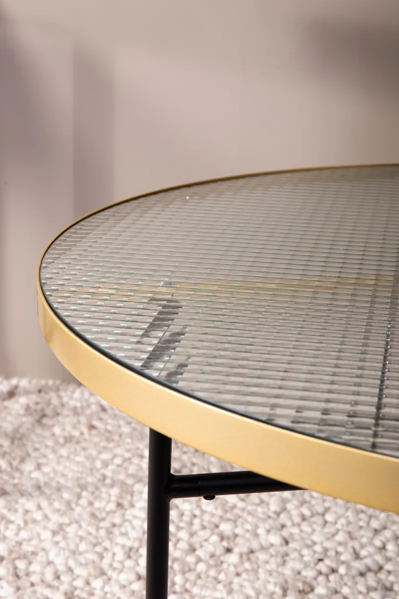 Bubbles runder Couchtisch Ø 98 cm mit Glasplatte und goldfarbenem Rand, im Wohnraum, Ansicht 3
