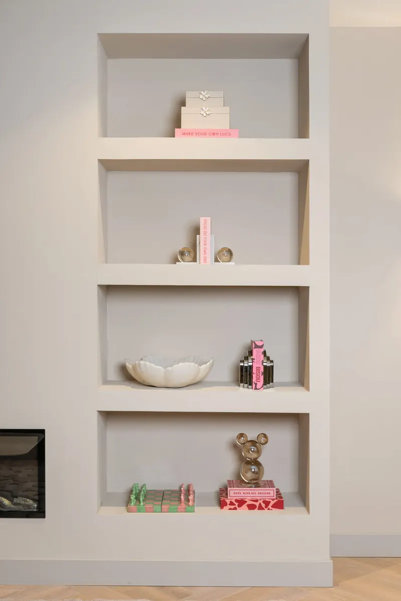 Dekoschale Xena, Weiß, 45 × 45 × 15 cm von Richmond Interiors, Wohnbeispiel 7, im Wohnraum
