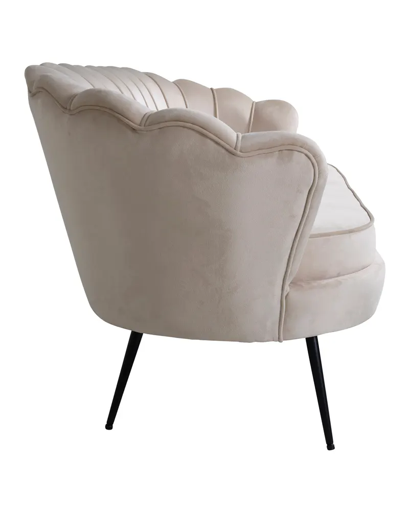 Calais Sofa mit Muschel-Rückenlehne in Beige, Gestell Schwarz, Polyester-Samt, Ansicht 4
