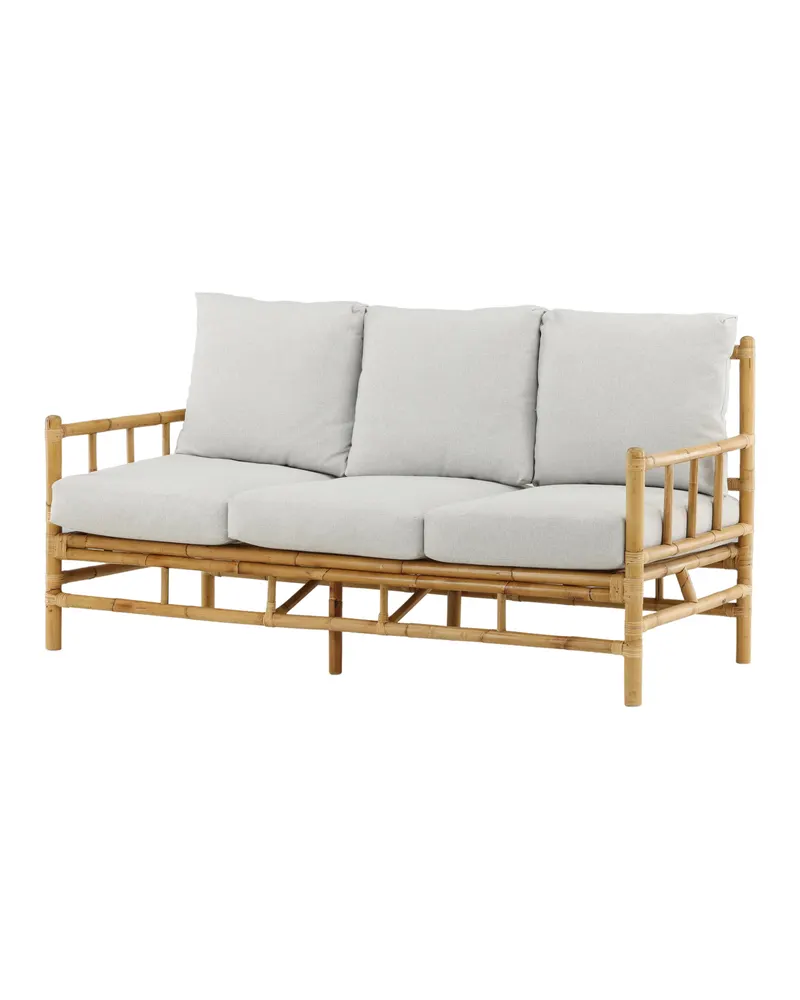 Cane Rattansofa mit 3 Sitzplätzen und hellgrauen Kissen