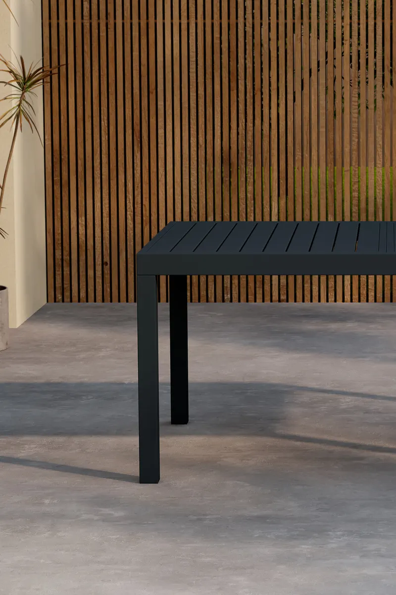 Capo ausziehbarer Gartentisch aus Aluminium in Schwarz, im Wohnraum, Ansicht 2