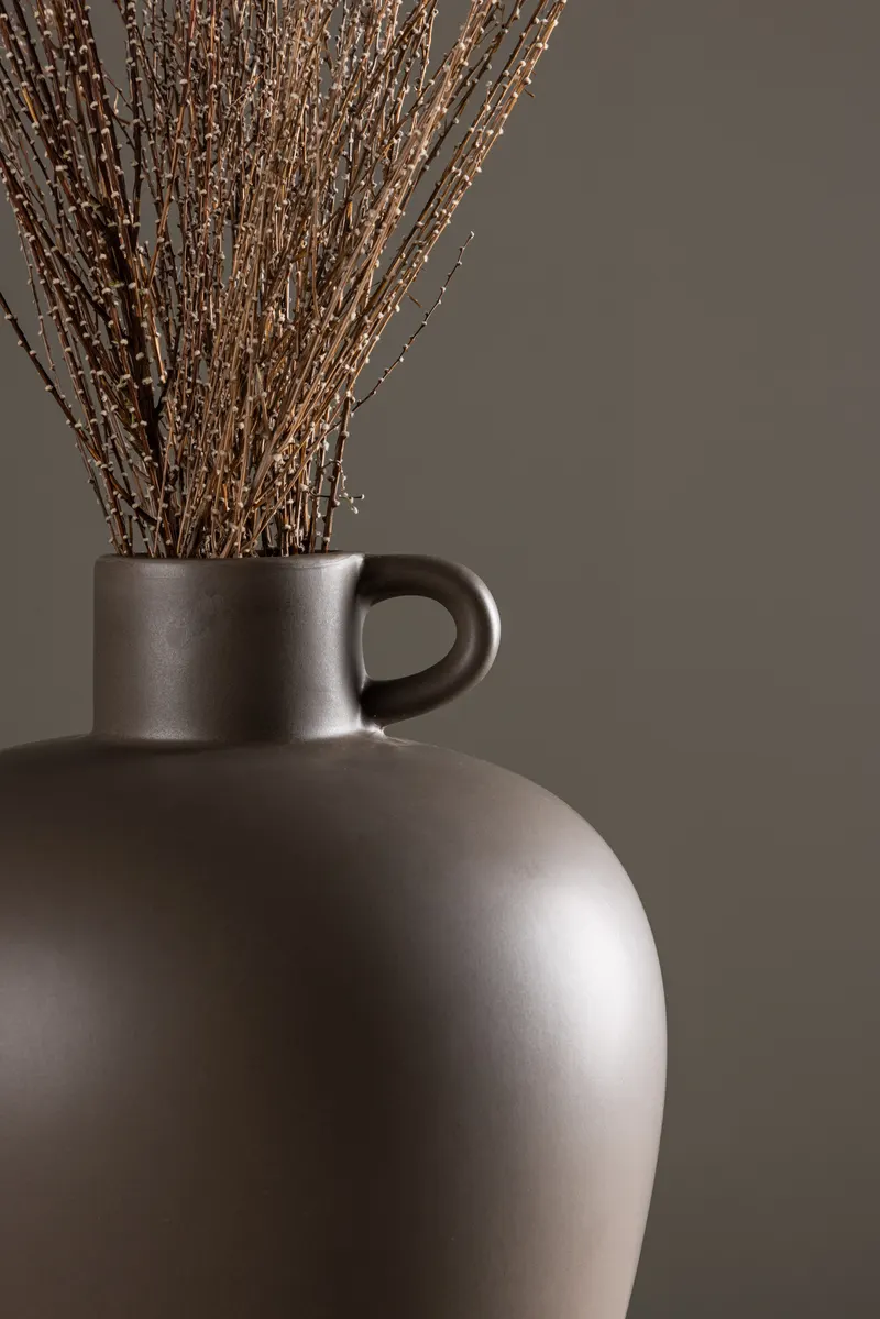Cent Vase mit Henkel aus Steinzeug in Ø 24 cm, Braun, im Wohnraum, Ansicht 3
